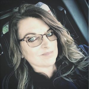 Meet your Posher, Crystal